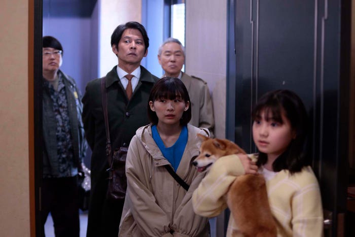 織田裕二、伊藤沙莉ら「シッコウ!!~犬と私と執行官~」第6話より(C)テレビ朝日