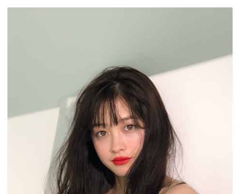 橋本環奈、デコルテ披露のSEXYショットに絶賛の声 オフショット大量投下にファン歓喜