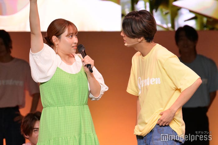 丸山礼、中尾暢樹「Seventeen 夏の学園祭2023」イケメンステージの様子(C)モデルプレス