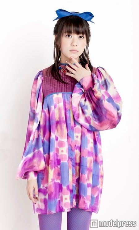 北乃きい、清純派を卒業？！金髪ロック少女に変身