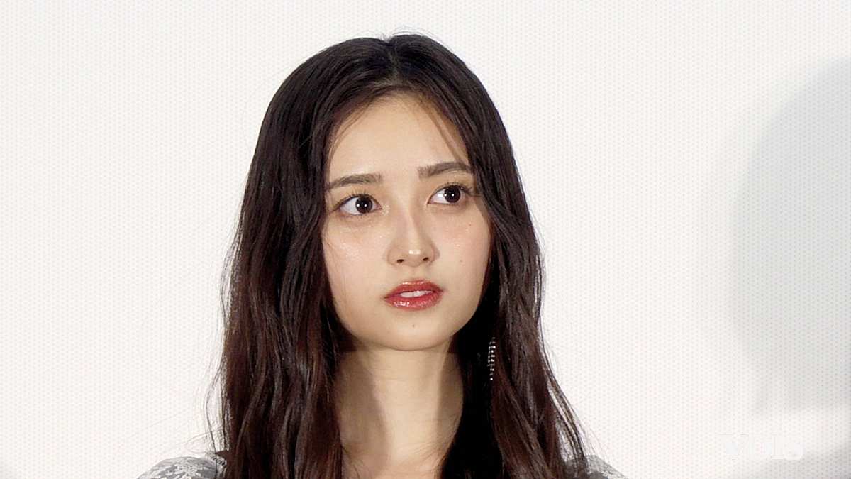 乃木坂46井上和ら、美しさ映えるシックな黒ドレス 声優挑戦作は「とにかく美しさに溢れている」