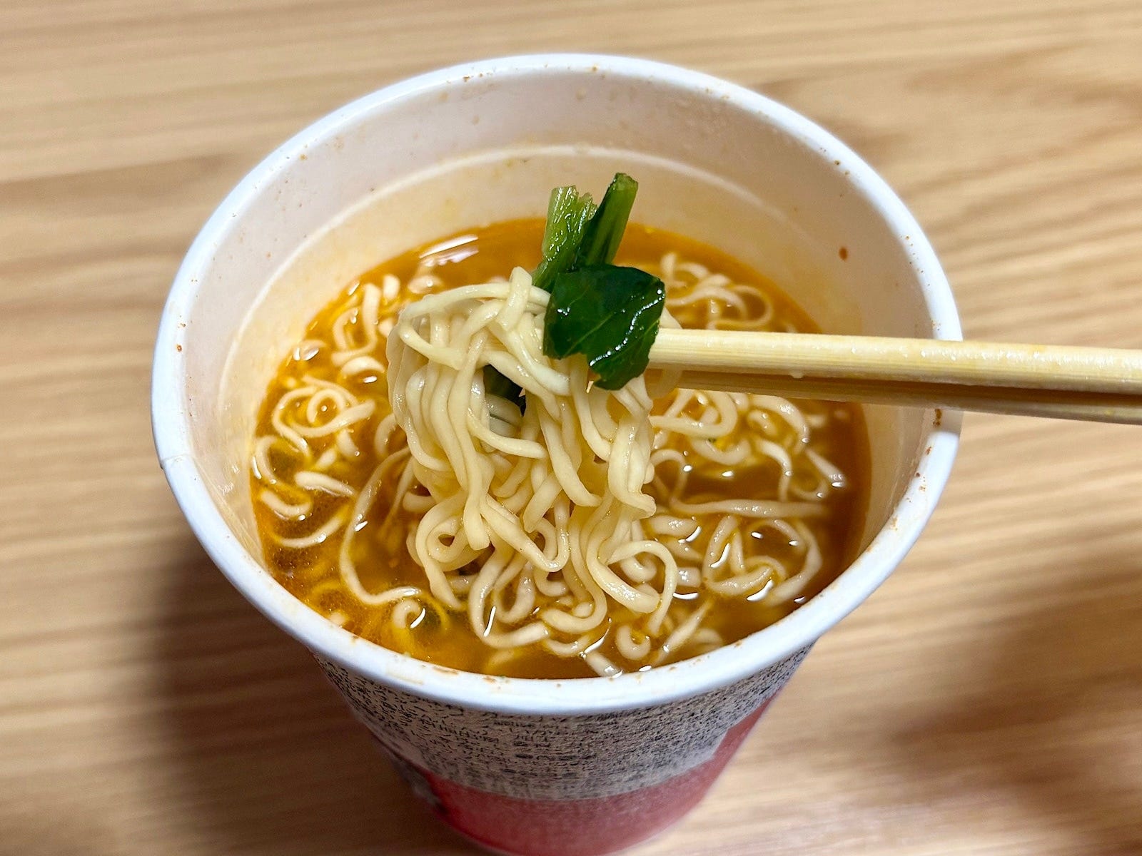 春雨でなく、小麦麺で麻辣湯の味わいを楽しめます。カップ麺好きはぜひ試してみて 