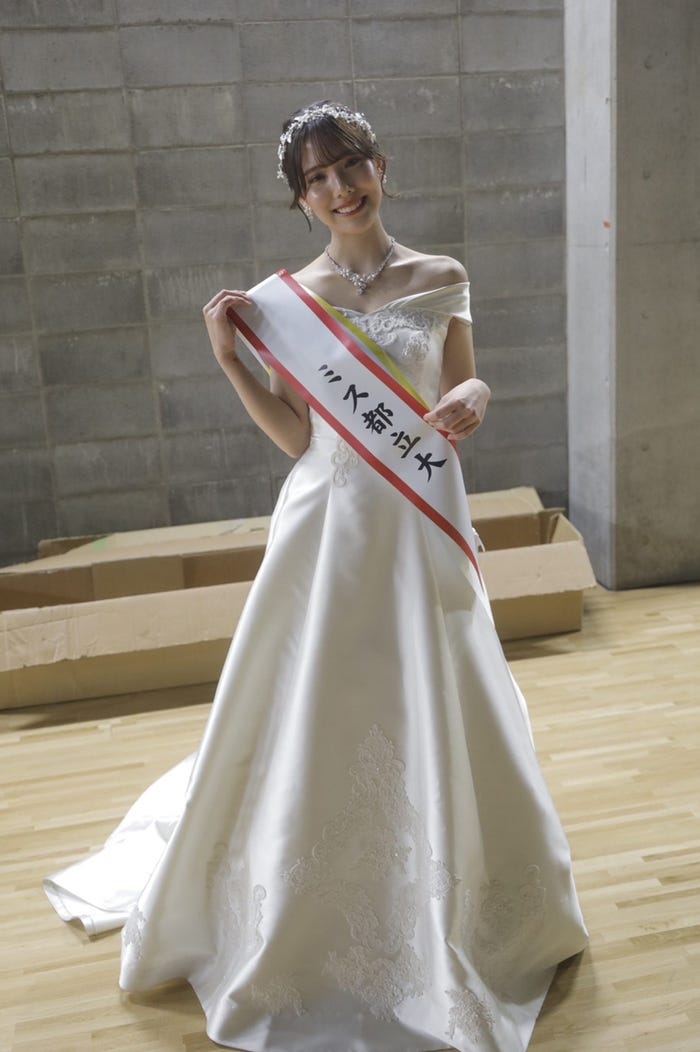 「東京都立大学ミスコンテスト2022」グランプリ・山平茉央さん(提供画像)