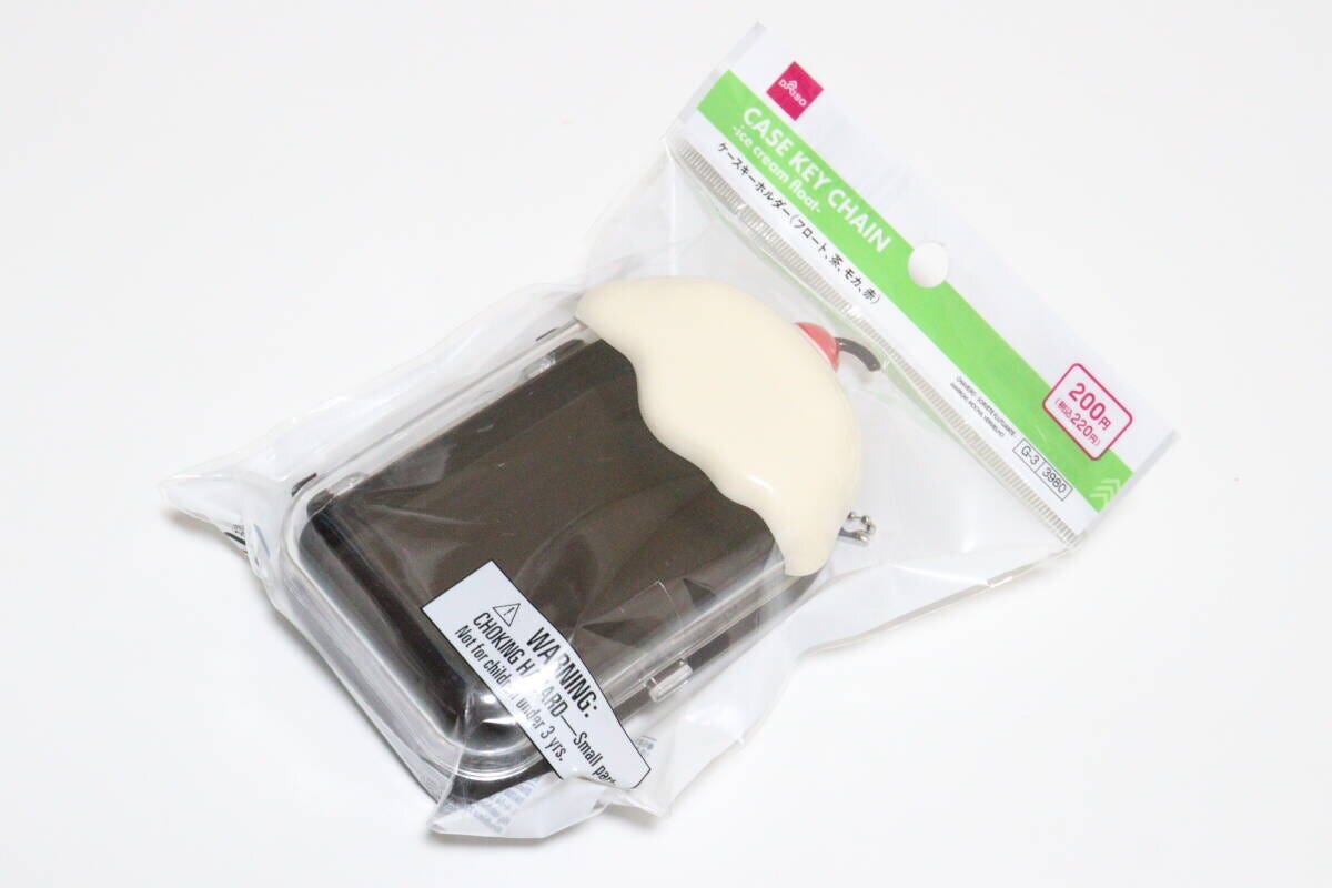 ケースキーホルダー（フロート、茶、モカ、赤）　推し活グッズ