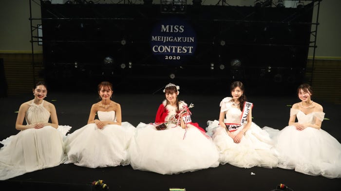 「ミス明治学院コンテスト2020」ファイナリスト(左から)長谷川瑞佳さん、久木田菜々夏さん、渡邊麻衣さん、山下みちるさん、中桐菜々子さん(提供画像)
