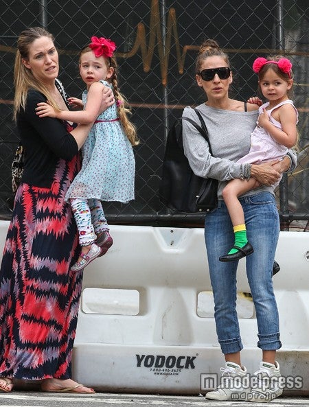 サラ・ジェシカ・パーカー、かなり疲れたスッピンをパパラッチ