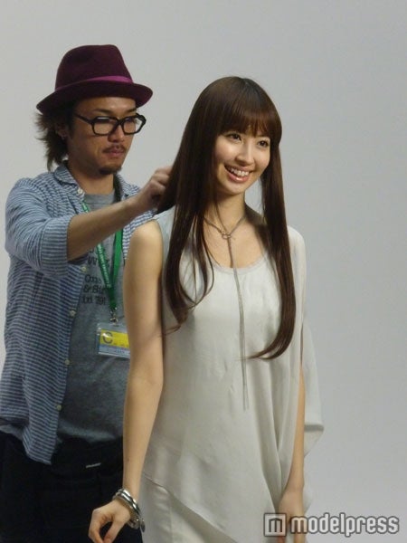 小嶋陽菜（CMメイキング）