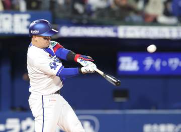 DeNA・牧が初回初球先頭打者弾！ 相川新監督の起用に応える一発「初めての1番でチームに勢いをつけることだけ考えた」