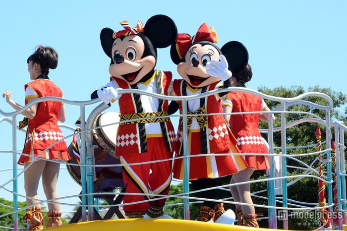 「おんどこどん!」/ミッキー、ミニー