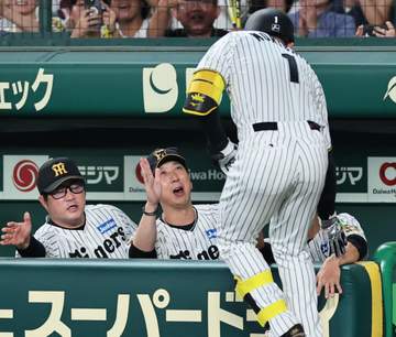 阪神・藤川監督 7連戦白星スタート「元気でどんちゃんどんちゃんやっていますからね。乗っていってもらいたい」