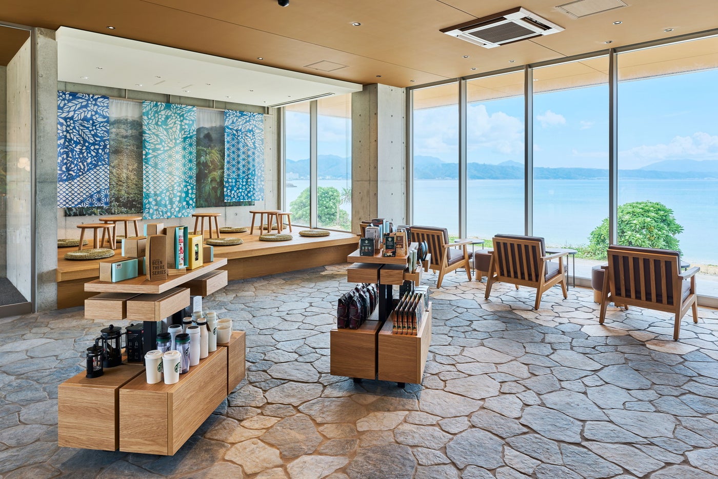 スターバックス コーヒー 名護21世紀の森公園あけみおてらす店／提供画像