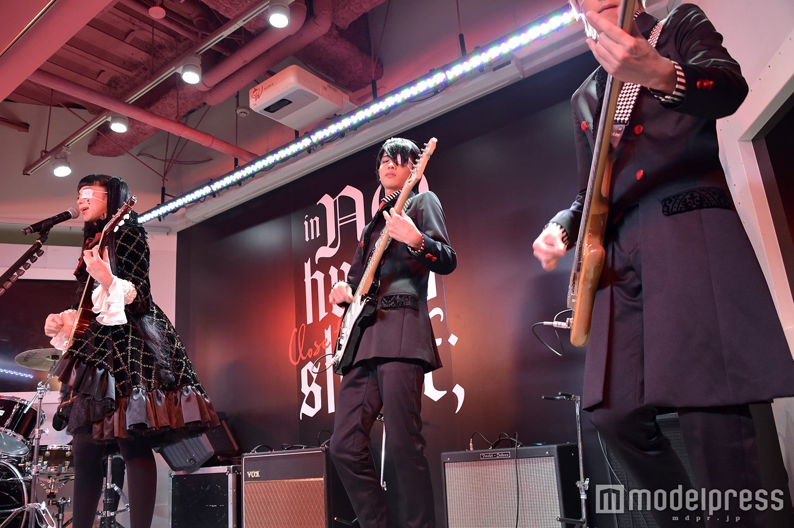 中条あやみ、志尊淳（C）モデルプレス