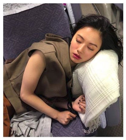 山本舞香、無防備でキュートな寝顔に反響「天使」「寝顔も美人」の声