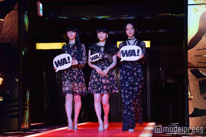 Perfume(左から:かしゆか、あ~ちゃん、のっち) (C)モデルプレス