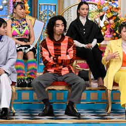 （後列左から）フワちゃん、滝沢カレン（前列左から）志田彩良、柄本時生、藤原しおり（C）日本テレビ
