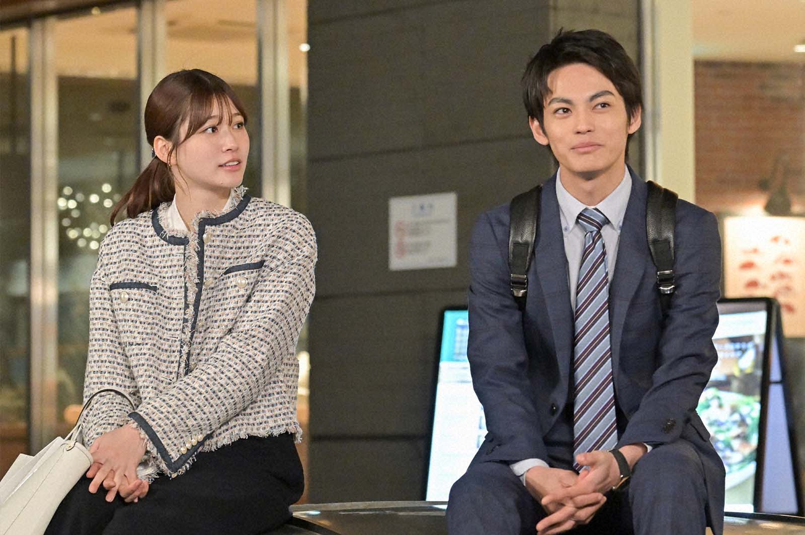 生見愛瑠、神尾楓珠「くるり～誰が私と恋をした？～」第2話より（C）TBS