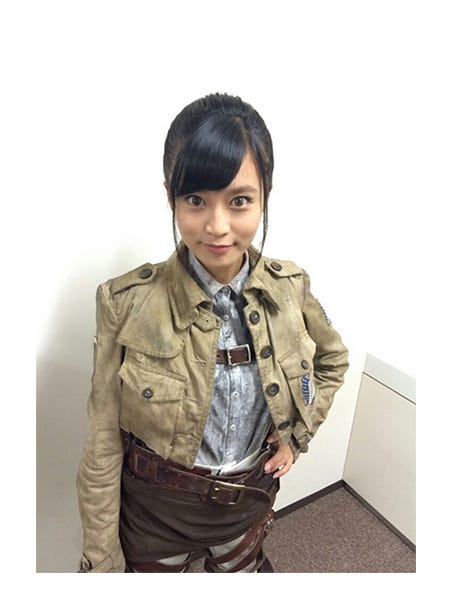 「進撃の巨人」のコスプレ姿を披露した小島瑠璃子/オフィシャルブログ(Ameba)より【モデルプレス】