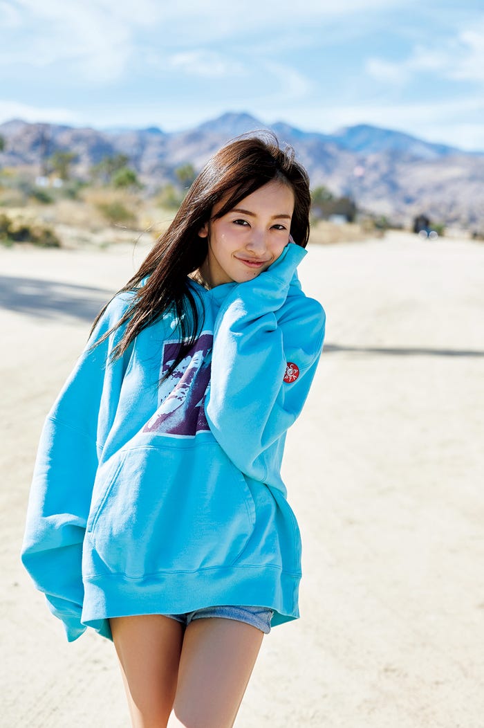 板野友美写真集『Wanderer』 ND CHOW(撮影)講談社