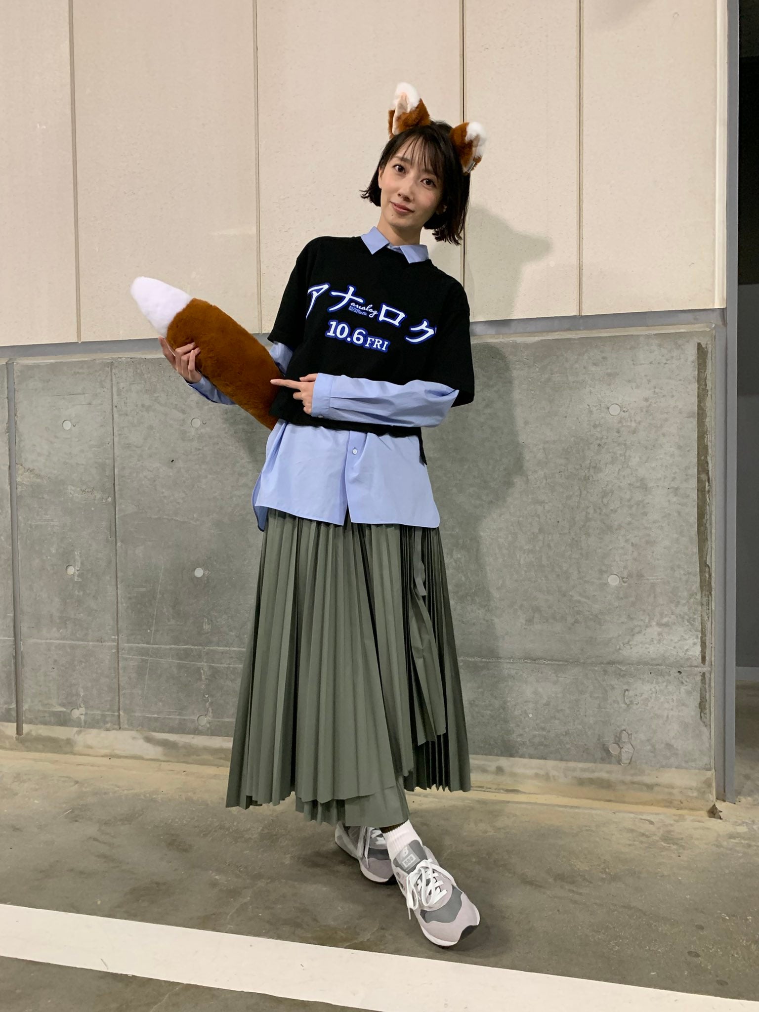 きつね姿の波瑠／「アナログ」公式Xより