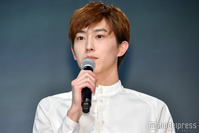 若手俳優のホープ 杉野遥亮は おばあちゃん家のトイレのドアの鍵みたい 先輩 松坂桃李が素顔を暴露 モデルプレス 若手俳優のホープ 杉野遥亮は おばあちゃん家のトイレのドアの鍵みたい 先輩 松坂桃李が素顔を暴露 モデルプレス