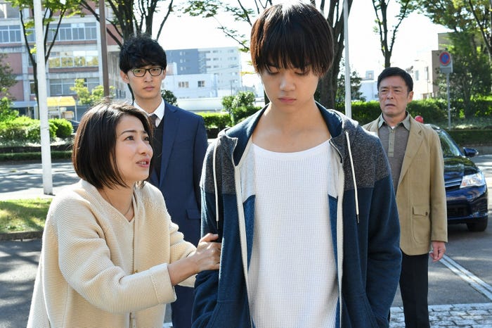 菅野美穂、佐野勇斗「砂の塔~知りすぎた隣人」第5話・場面カット(C)TBS