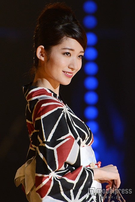 杉枝真結の浴衣姿にうっとり 美しすぎるうなじにドキッ モデルプレス 杉枝真結の浴衣姿にうっとり 美しすぎるうなじにドキッ モデルプレス