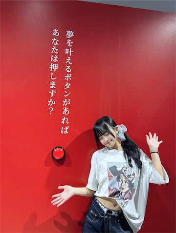 14歳JCインフルエンサー・なな、へそチラTシャツ姿を公開 コムドット・やまととの2ショットも