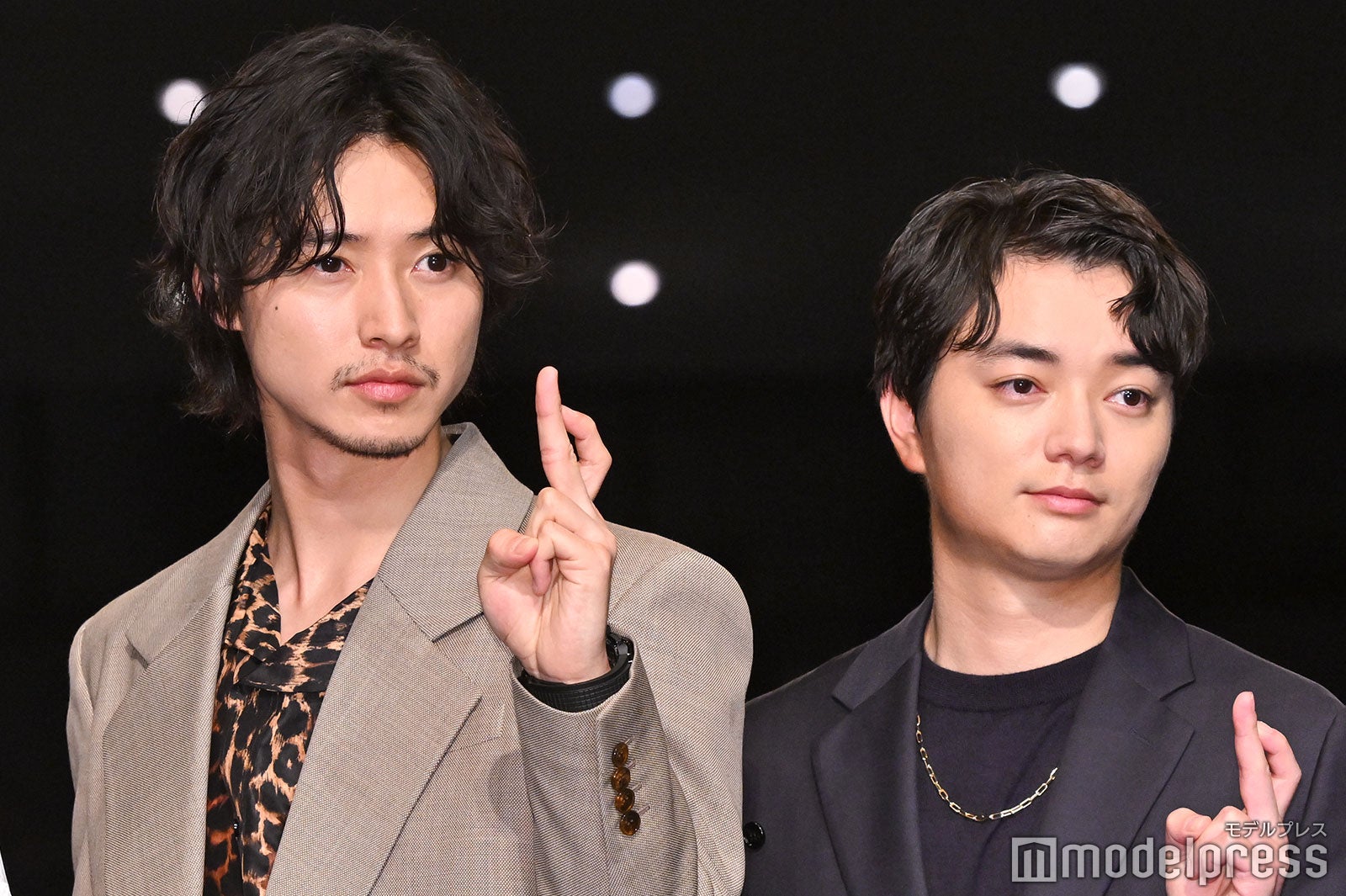 山崎賢人、染谷将太（C）モデルプレス