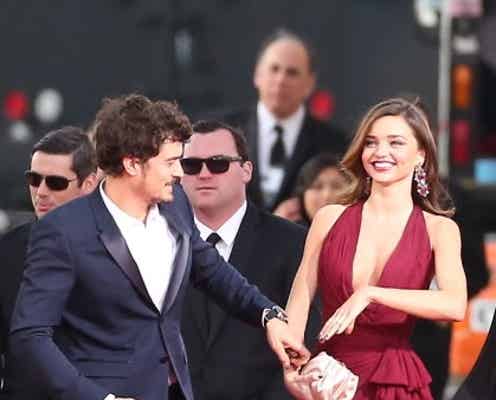 SEXY過ぎるミランダ・カーにオーランド・ブルームもドッキリ