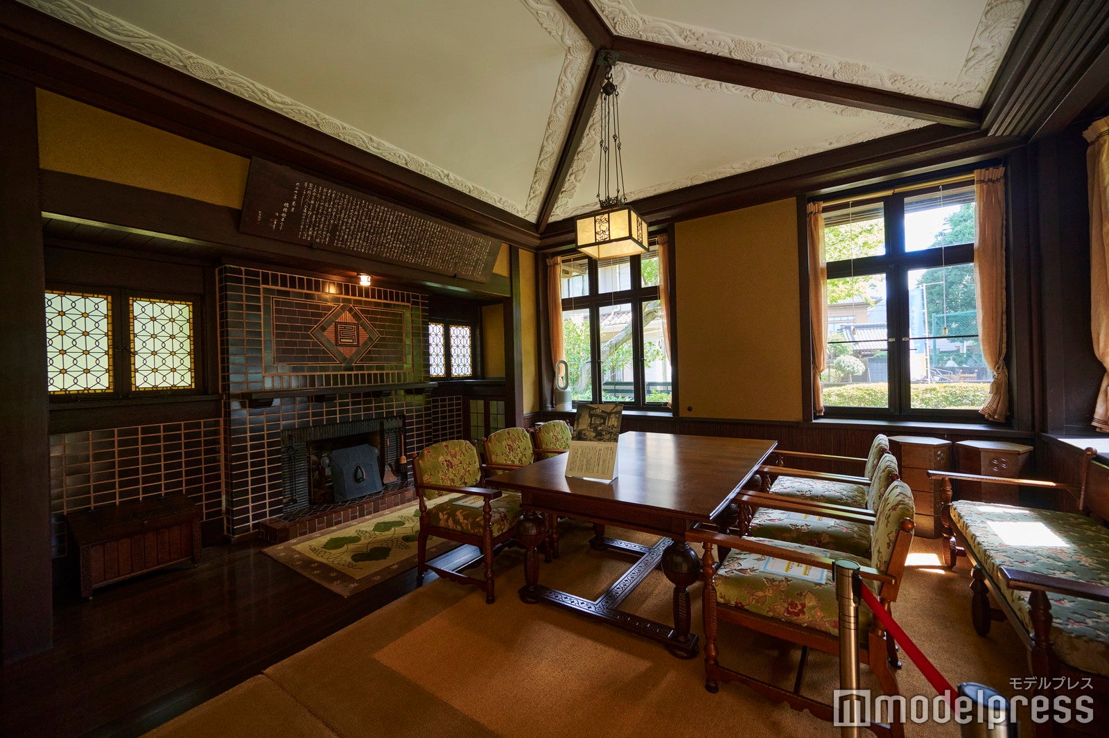 和と洋がバランスよく調和した洋風茶室（C）モデルプレス