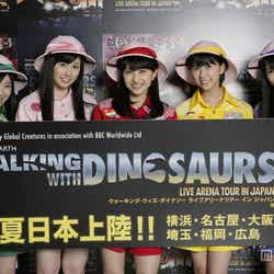 ももいろクローバーZ(左から)有安杏果、佐々木彩夏、百田夏菜子、玉井詩織、高城れに