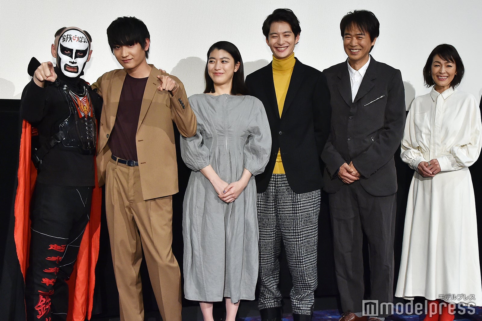 （左から）鉄拳、金子大地、成海璃子、岡田将生、時任三郎、財前直見 （C）モデルプレス