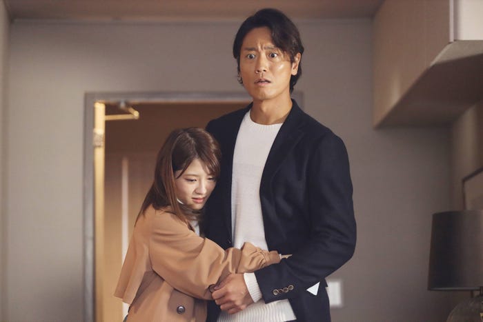 若月佑美、永井大/「シャーロック」第5話より(C)フジテレビ