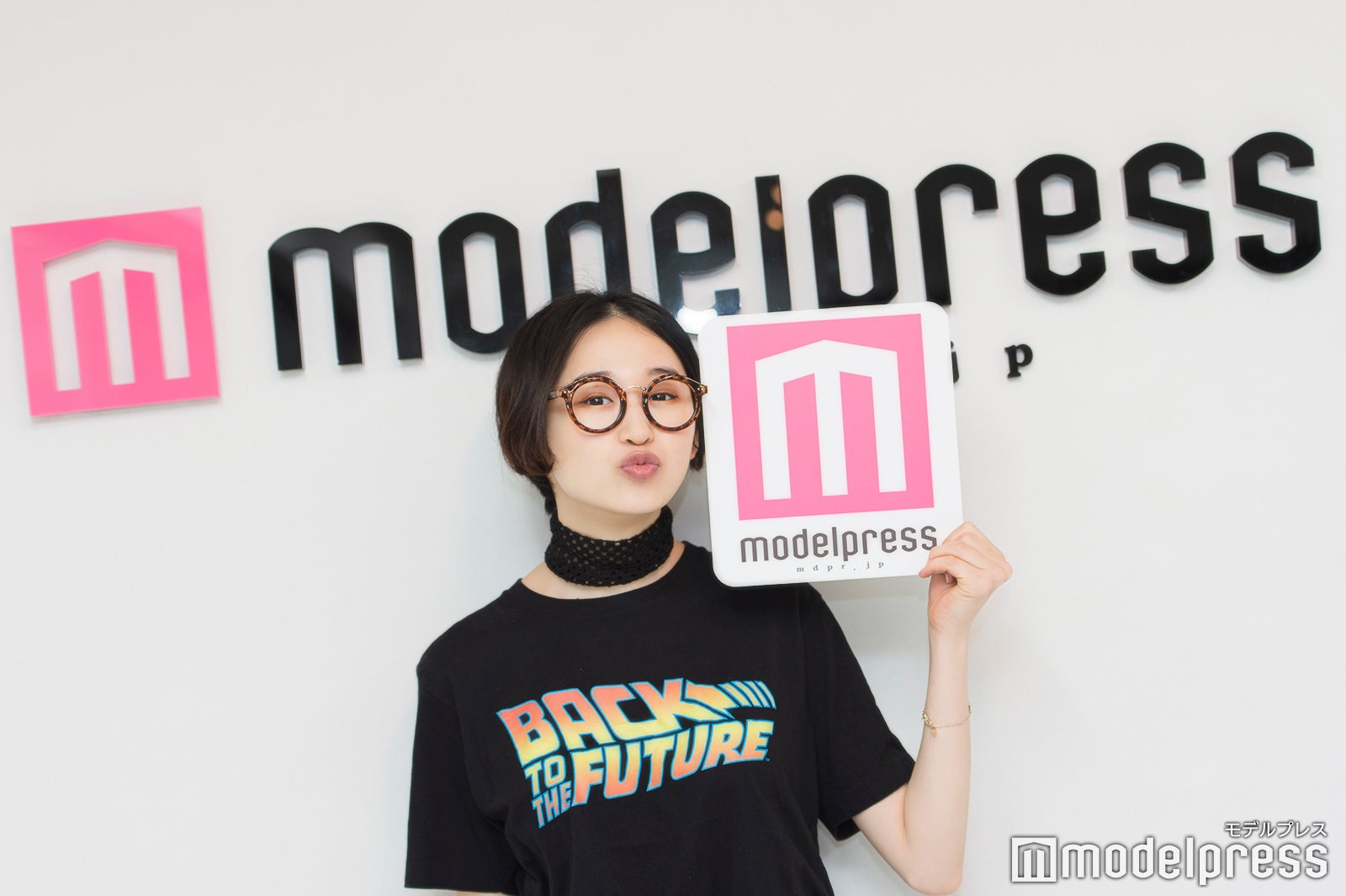モデルプレスのインタビューに応じためがね（C）モデルプレス