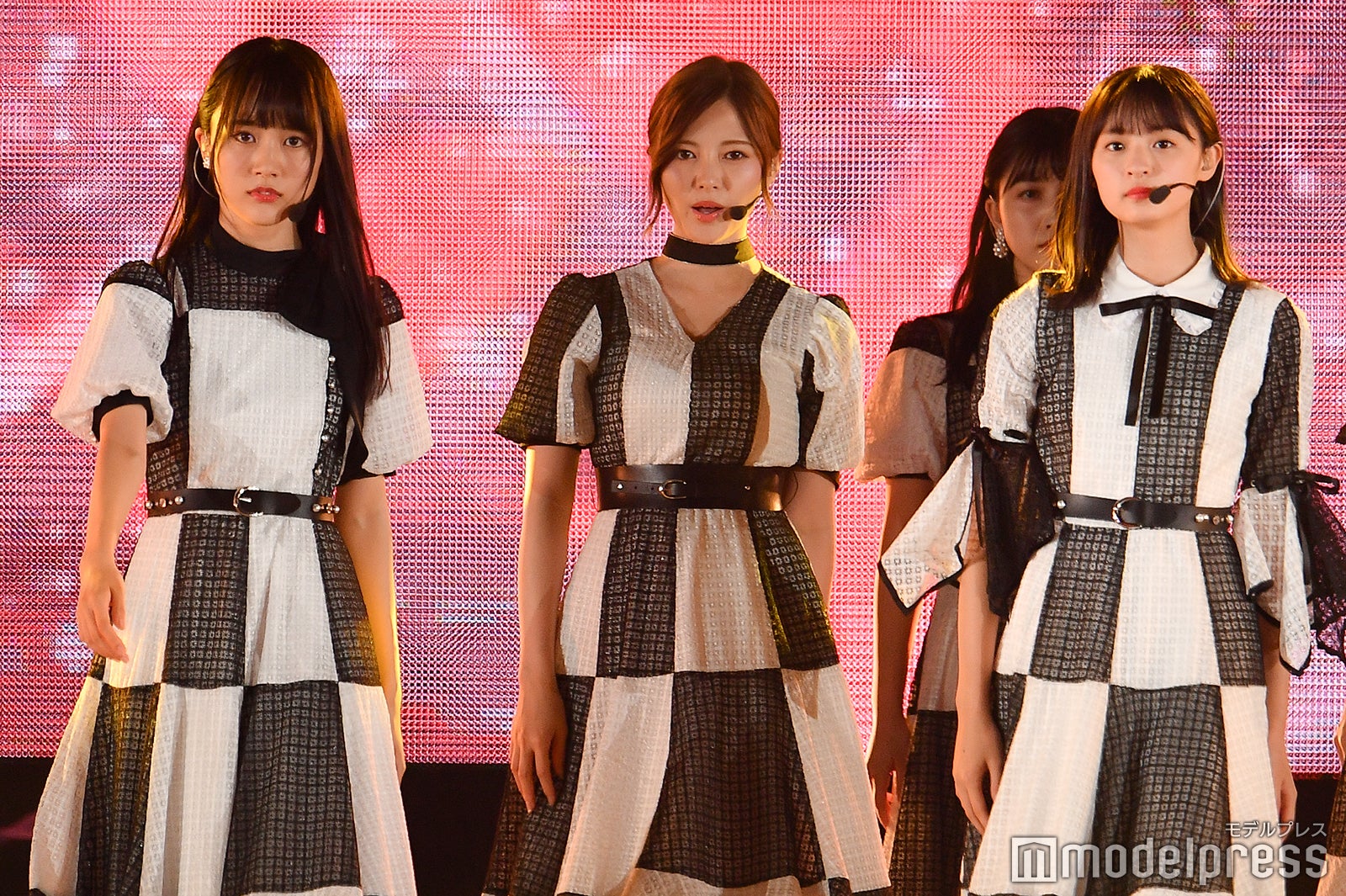 賀喜遥香、白石麻衣、遠藤さくら（C）モデルプレス