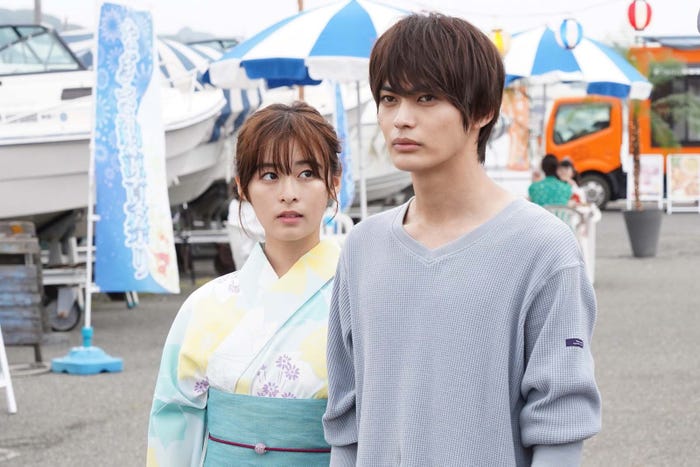 森七菜、神尾楓珠「真夏のシンデレラ」第2話より(C)フジテレビ