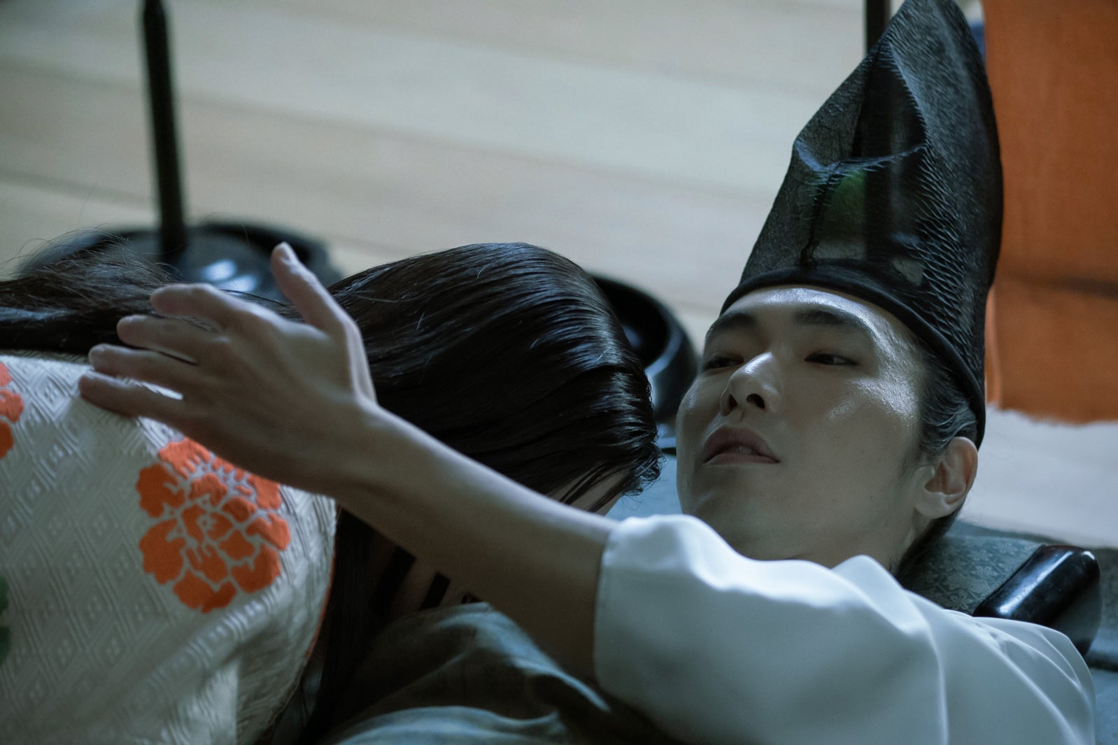 瀧内公美、柄本佑「光る君へ」第28話（C）NHK