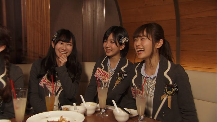 (左から)矢倉楓子、須藤凜々花、渋谷凪咲 (C)関西テレビ