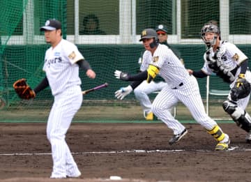 阪神・森下“今年初打席”シート打撃で岩貞から痛烈右前打「楽しかったです」WBC向け急ピッチ