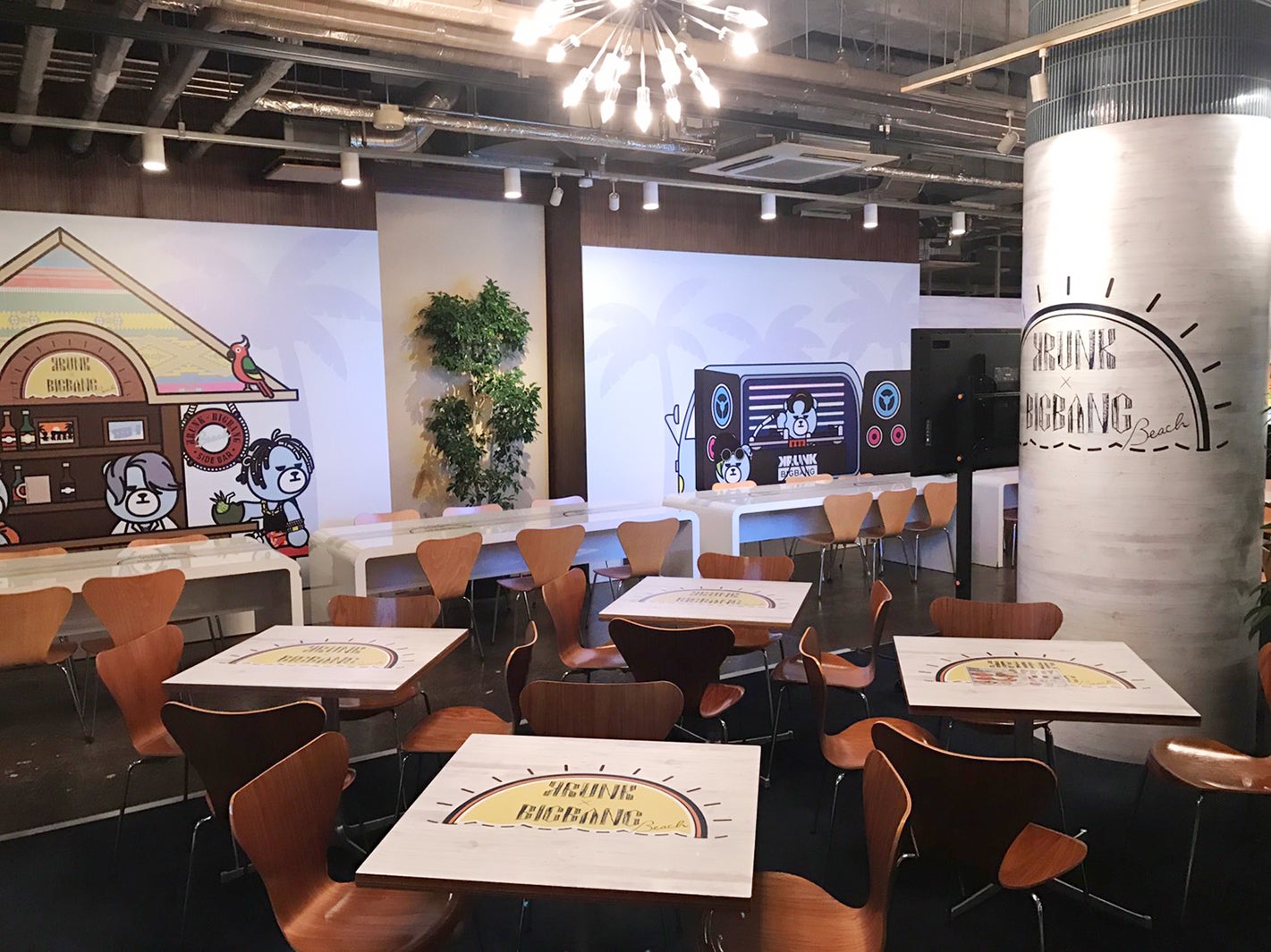 大阪（心斎橋）「Wカフェ」（画像提供：avex）