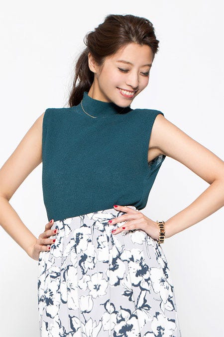 ハイネックノースリーブニット「riana」5,320円(税込)