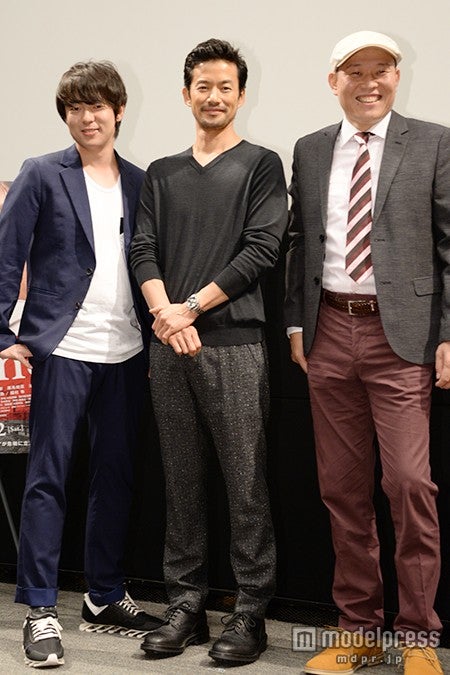 （左から）村本大輔、竹野内豊、千原せいじ