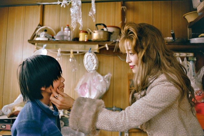 加藤庵次、宮沢りえ(C)2025「しびれ」製作委員会