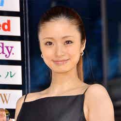 「宝島社 日本ファッションリーダーアワード2012」を受賞した上戸彩