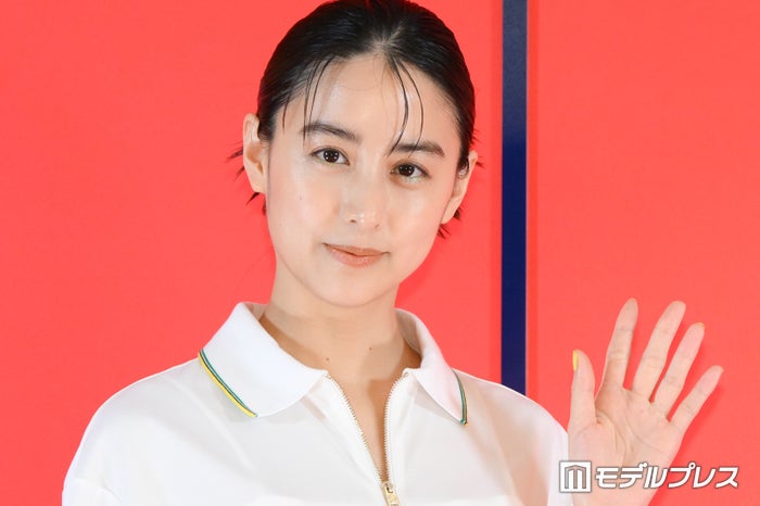 チェ・ジョンヒョプ＆山本美月ら表参道に集結「トミー ヒルフィガー」爽やかに着こなす