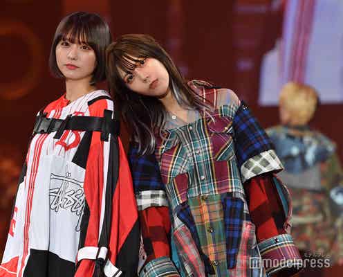 「Youplus」元乃木坂46川後陽菜の“首コテン”にキュン 元フェアリーズ林田真尋と仲良くペアランウェイ<札幌コレクション 2022 A/W>