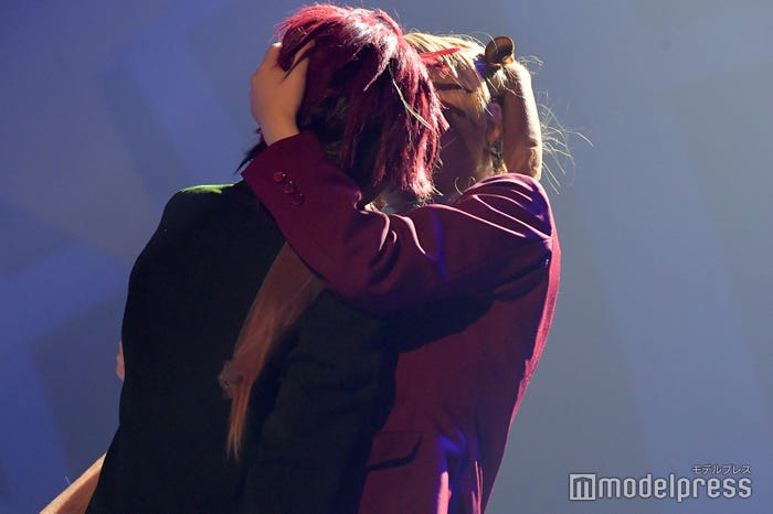 生駒里奈、松岡里英(C)モデルプレス