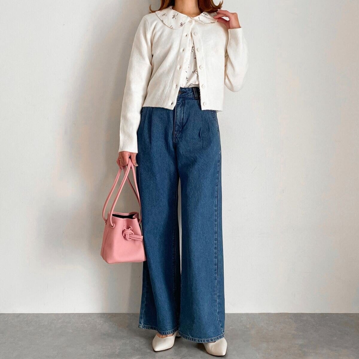 GUパフニットクルーネックカーディガンとデニムコーデ