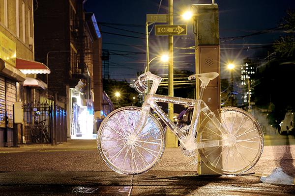 赤坂の街に一夜限りの「HOPPY ICE BAR」／画像提供：ホッピービバレッジ