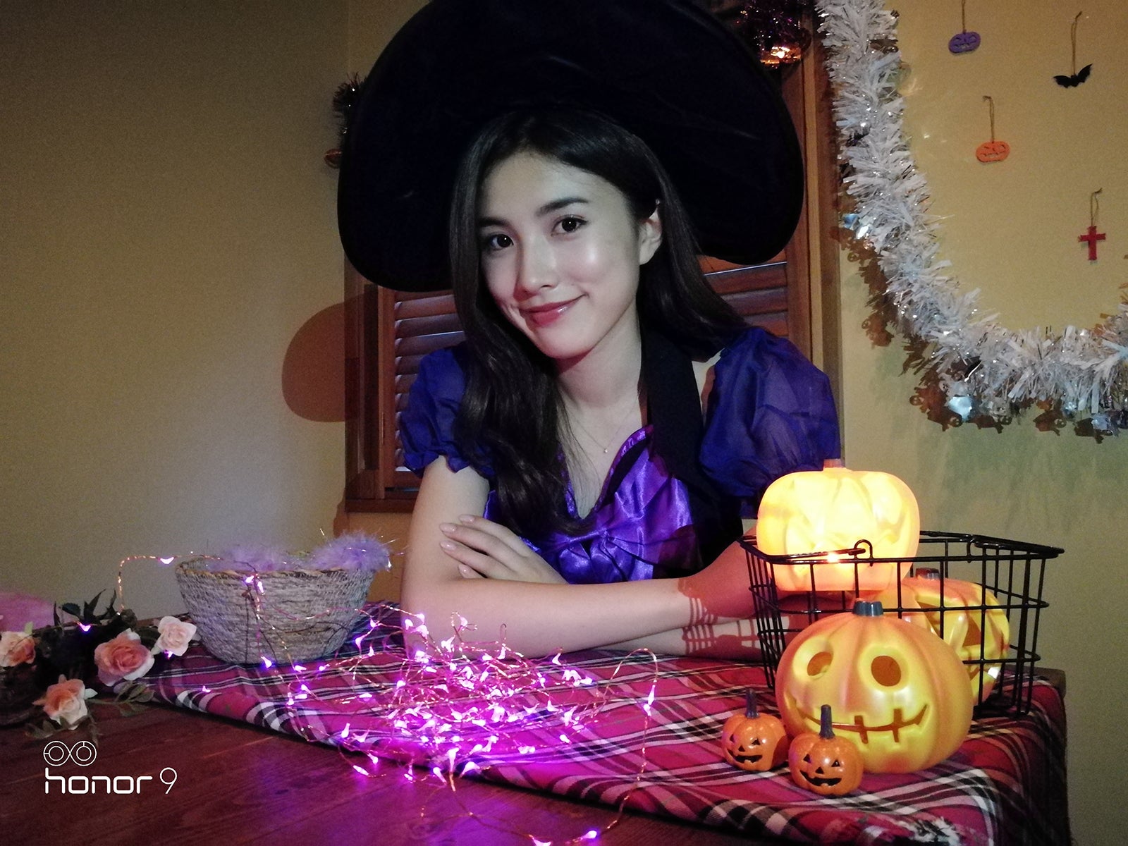 弱い電飾の光も明るくハッキリと